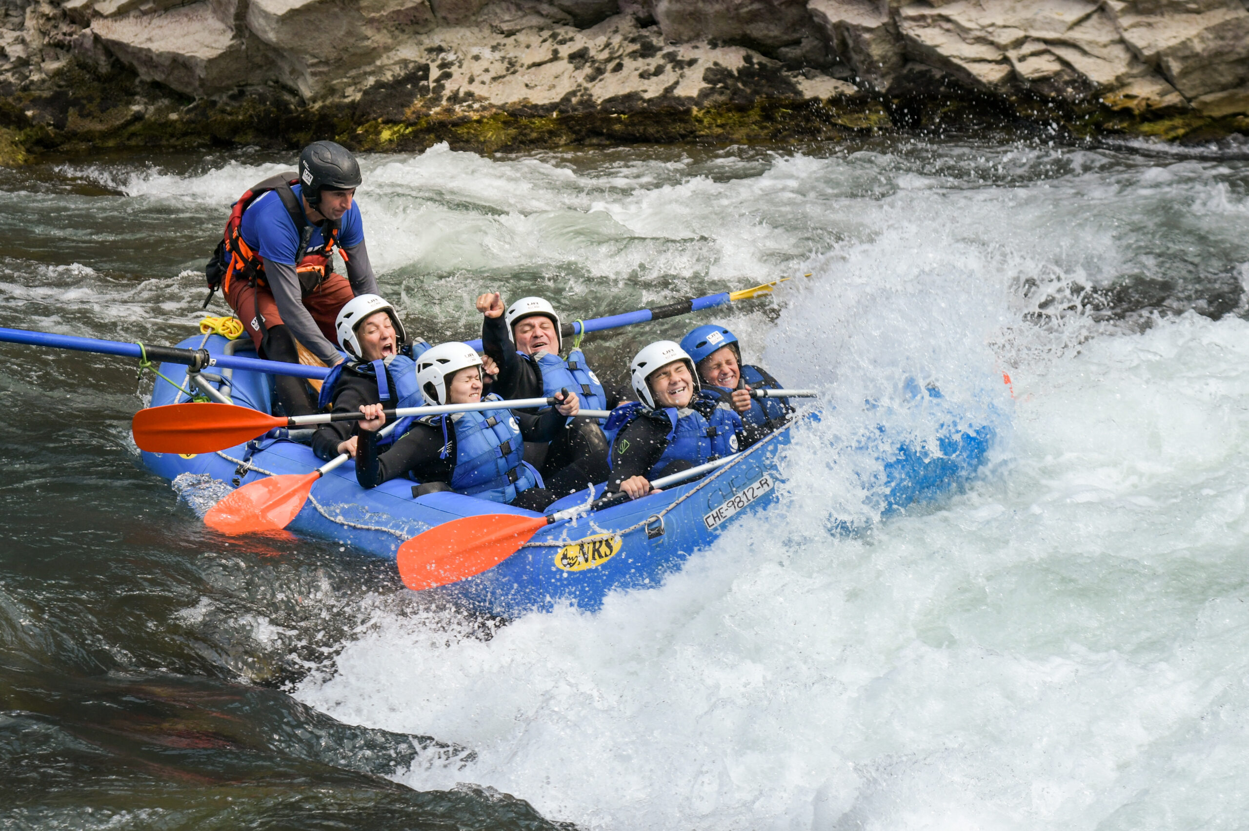 actividades en familia , rafting familiar con UR Pirineos