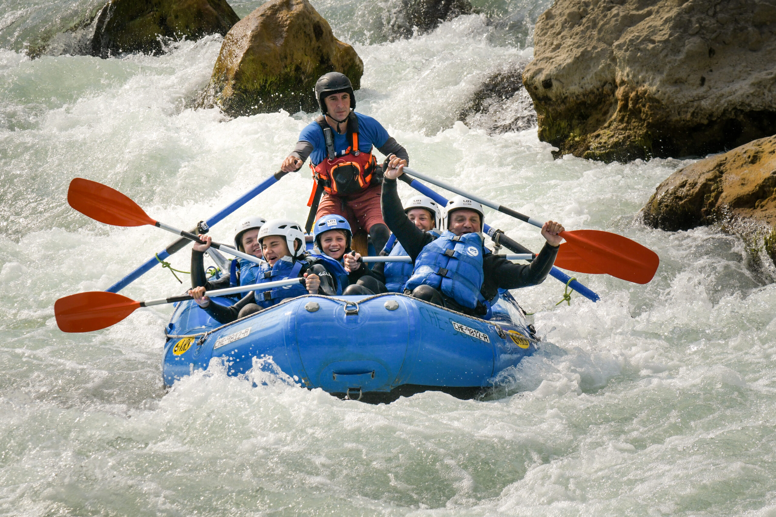actividades en familia, rafting en el río gállego