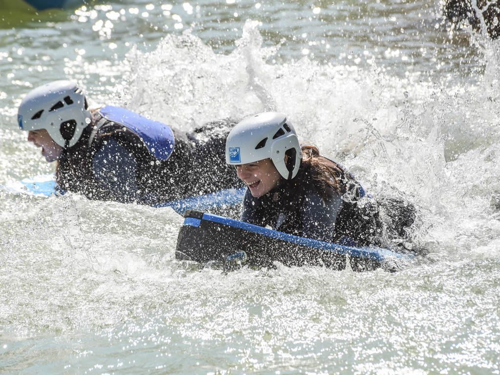 planes de aventura para adolescentes en el Pirineo actividad de Hidrospeed