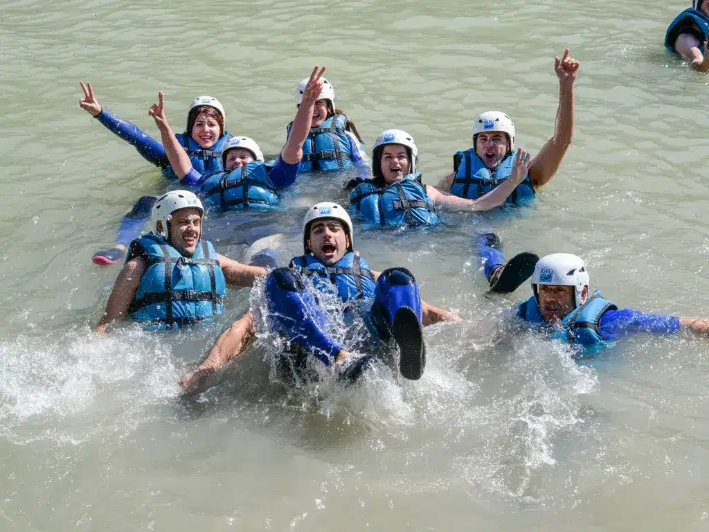 Grupo adultos.jpg Grupo adultos.jpg