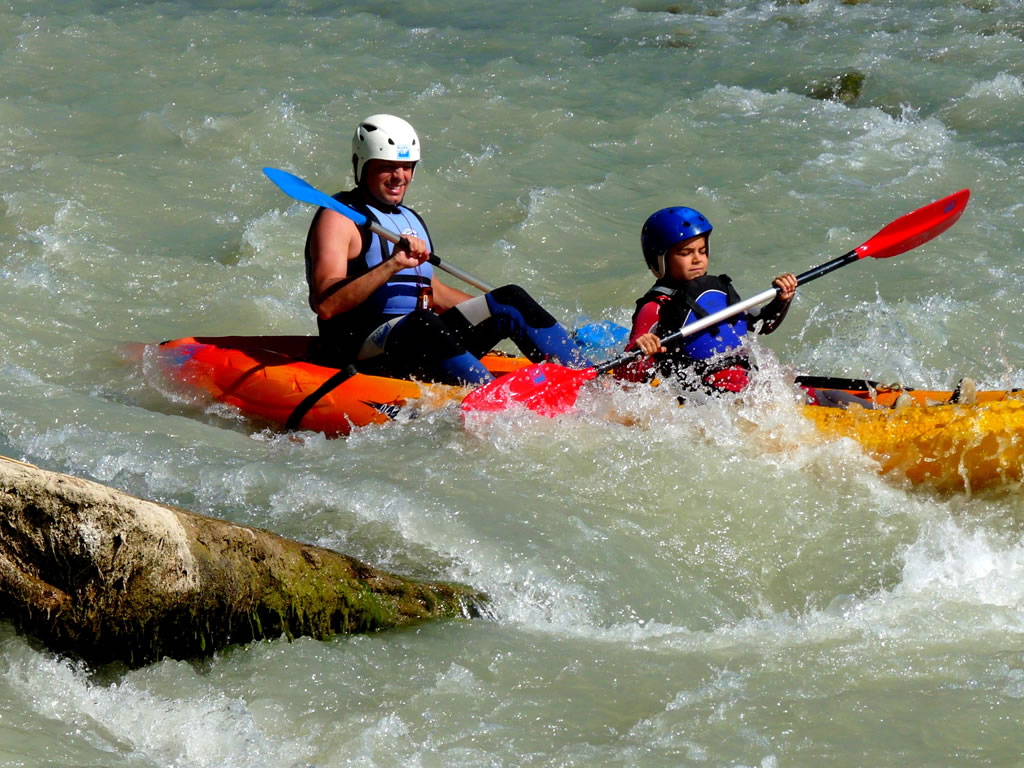|Actividades en Aragón en primavera: naturaleza y aventura para todos - vsitas a los mallos de riglos||viaje multiaventura en el Pirineo Aragonés rafting con ur pirineos|
