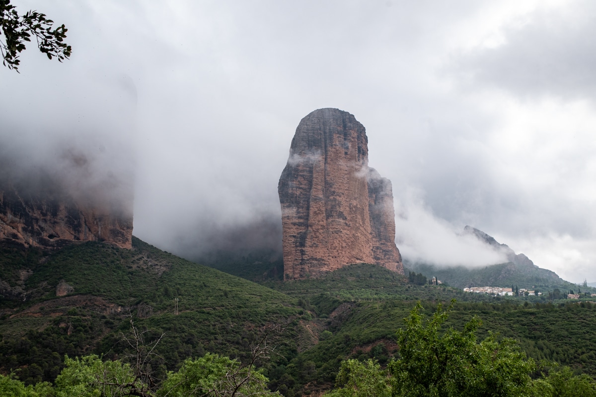 otoño pirineo|mallos de riglos|Actividades en Aragón en primavera: naturaleza y aventura para todos