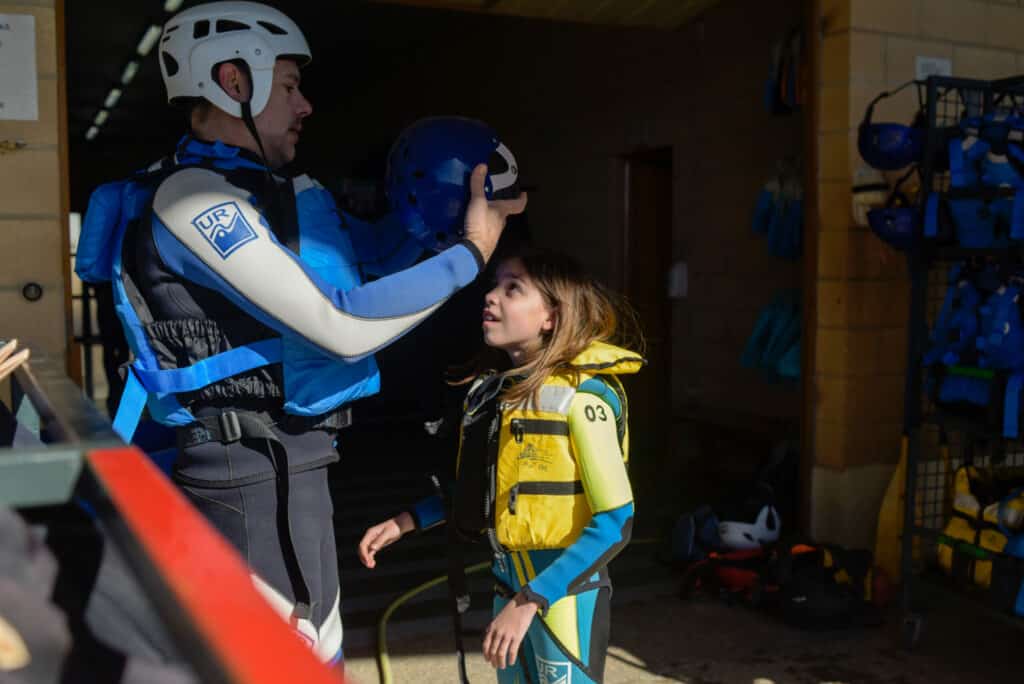 actividades en familia con ur pirineos en murillo de gallego, rafting, multiaventura y diversion en familia