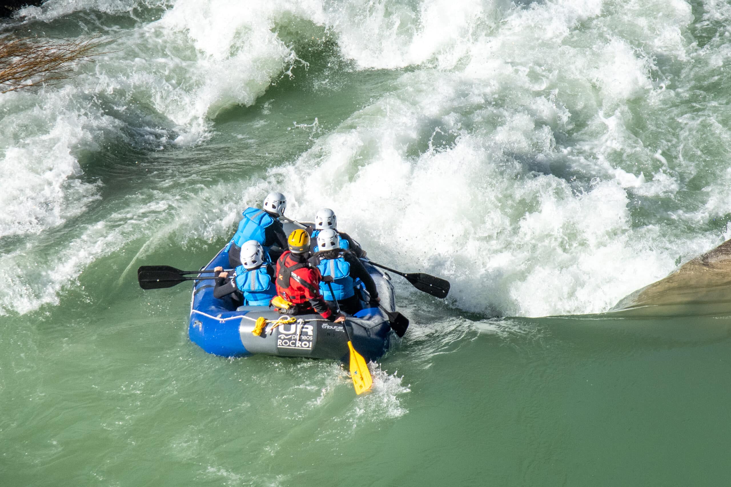 Rafting en el Pirineo Aragonés||Rafting en el río Gálllego