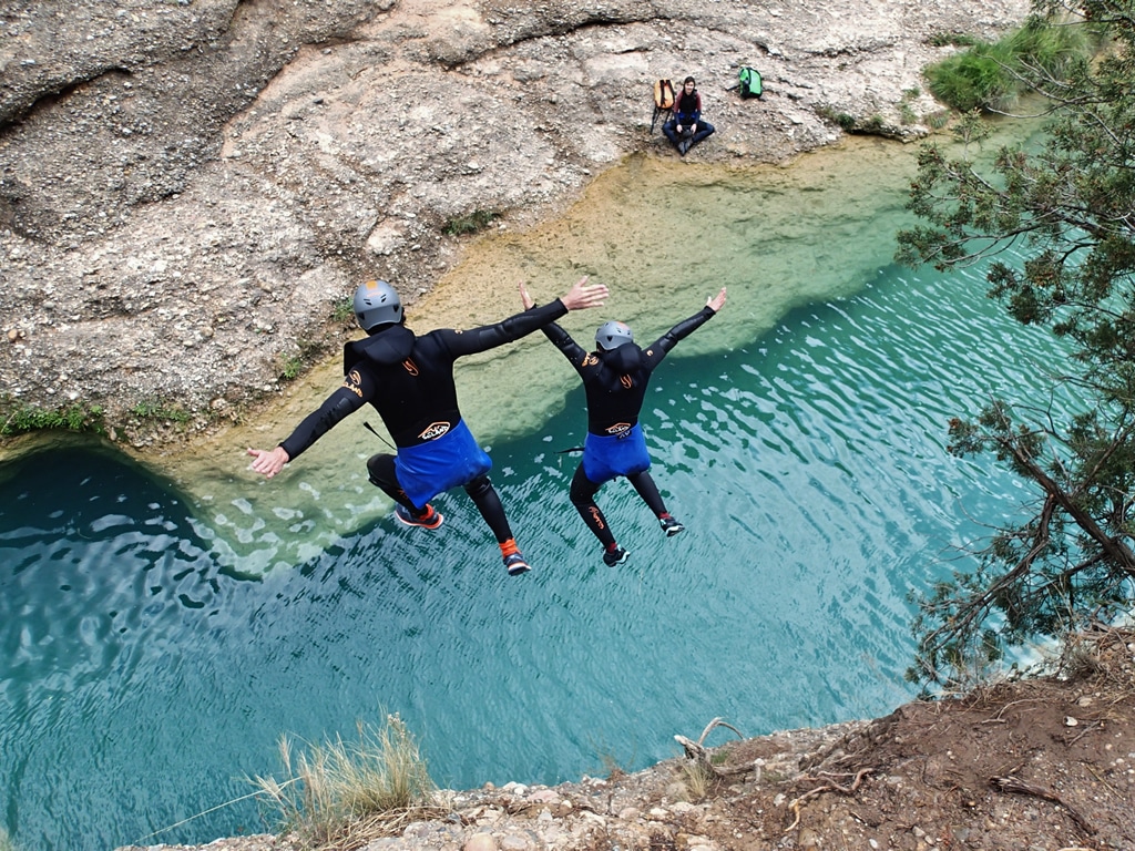 cañon con salto peonera sierra de guara - actividades de aventura en pocos días